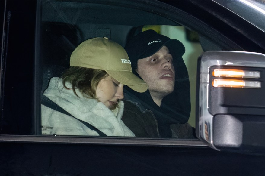 IN THE DRIVER'S PETE: Pete Davidson looks both ways before leaving his Philadelphia comedy show with girlfriend Madelyn Cline.