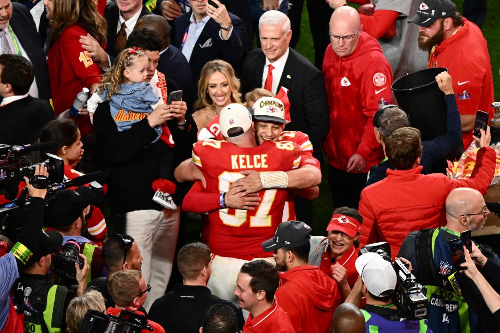 travis kelce and patrick mahomes super bowl 2024