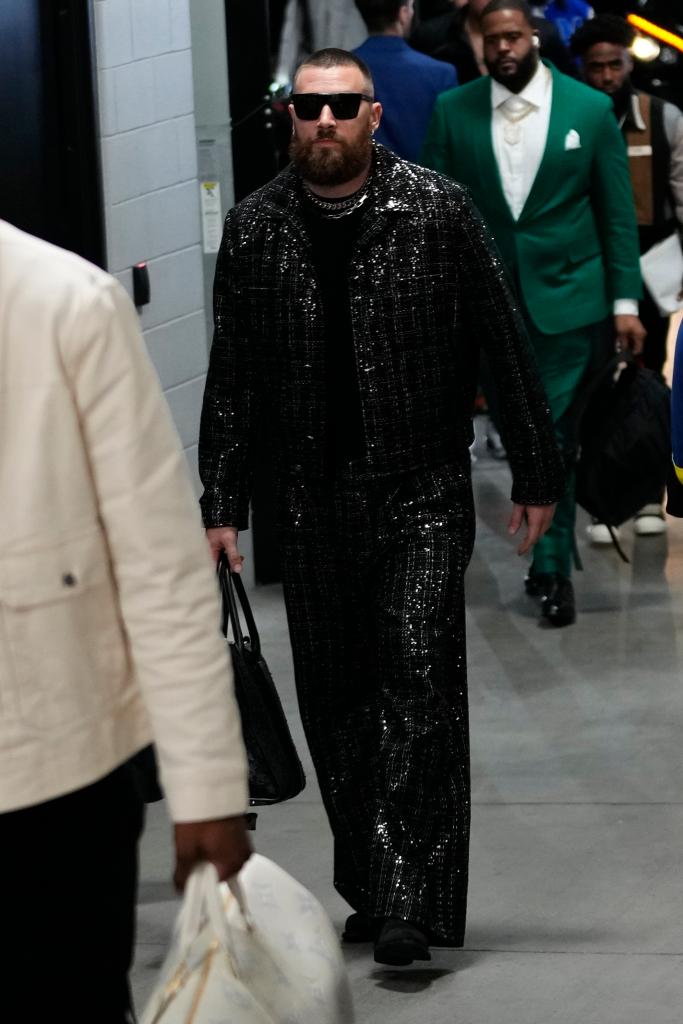 travis kelce arrival outfit at super bowl 2024