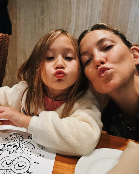 kate hudson and daughter selfie