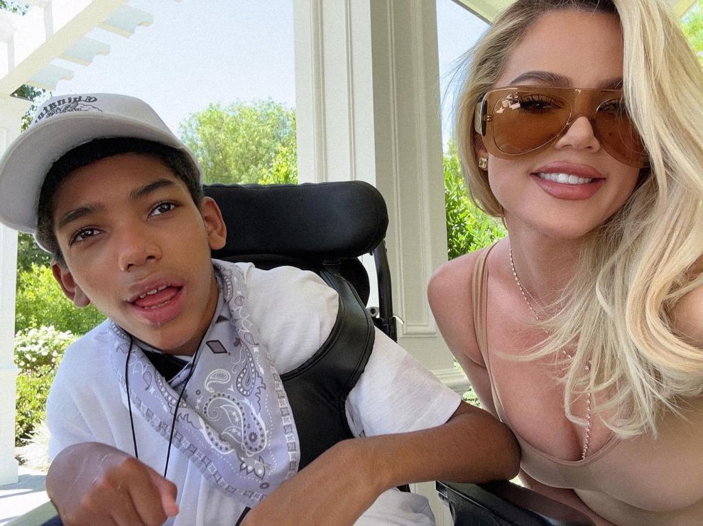 khloe kardashian and amari thompson selfie