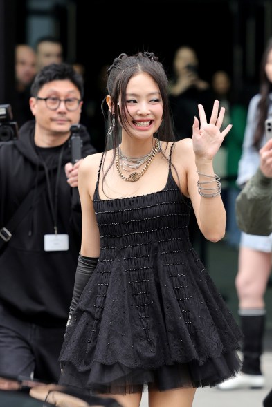 Jennie attends the Chanel show during Paris Fashion Week on March 5, 2024.