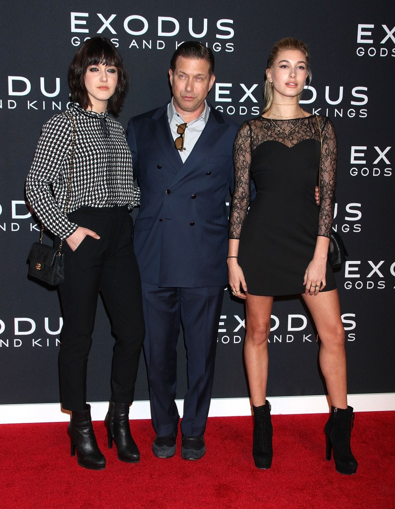 alaia baldwin, stephen baldwin and hailey baldwin on a red carpet