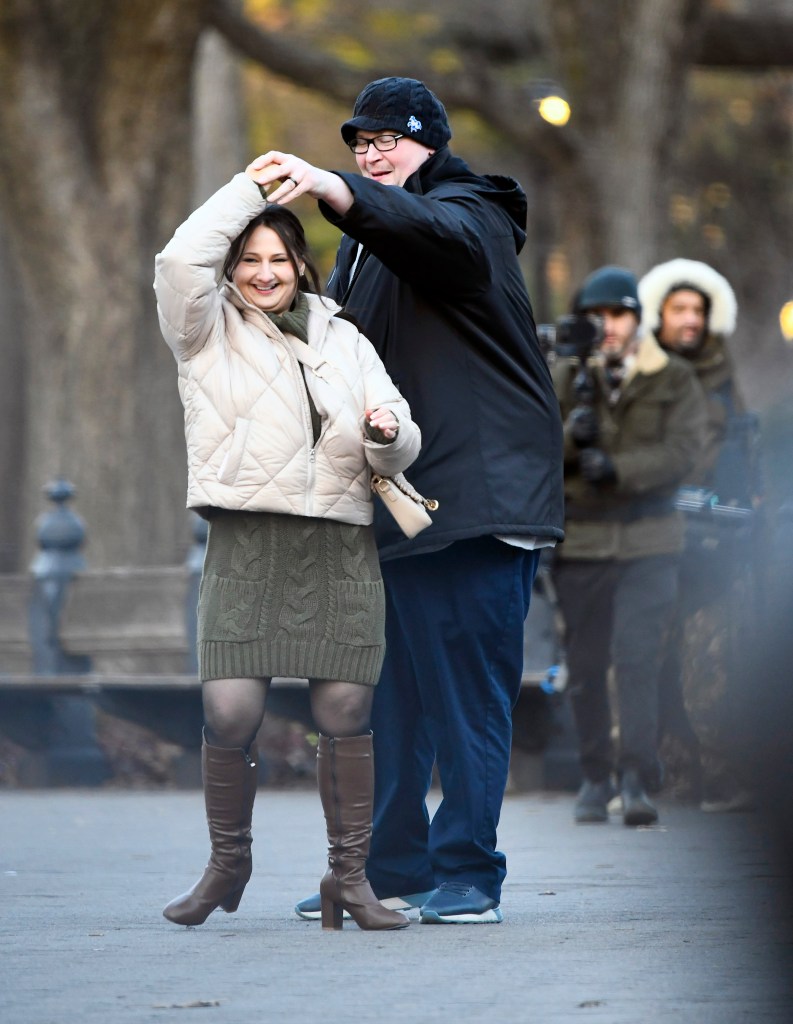 Gypsy Rose Blanchard and Ryan Scott Anderson walking