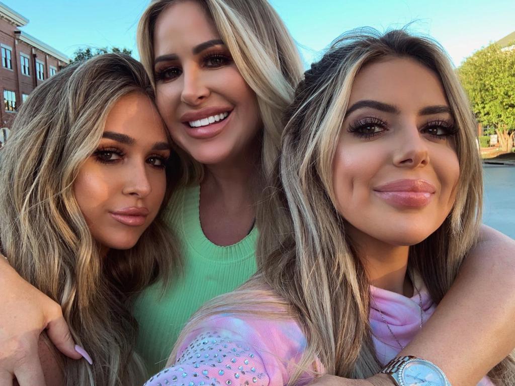 Kim Zolciak selfie with her daughters