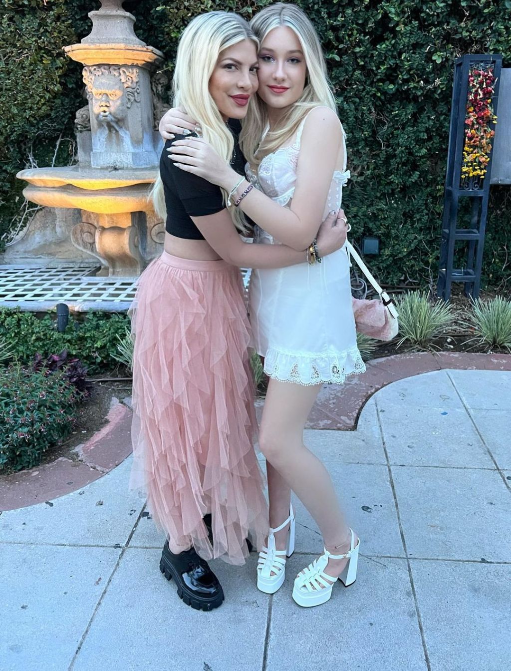 Tori Spelling and her daughter Stella 