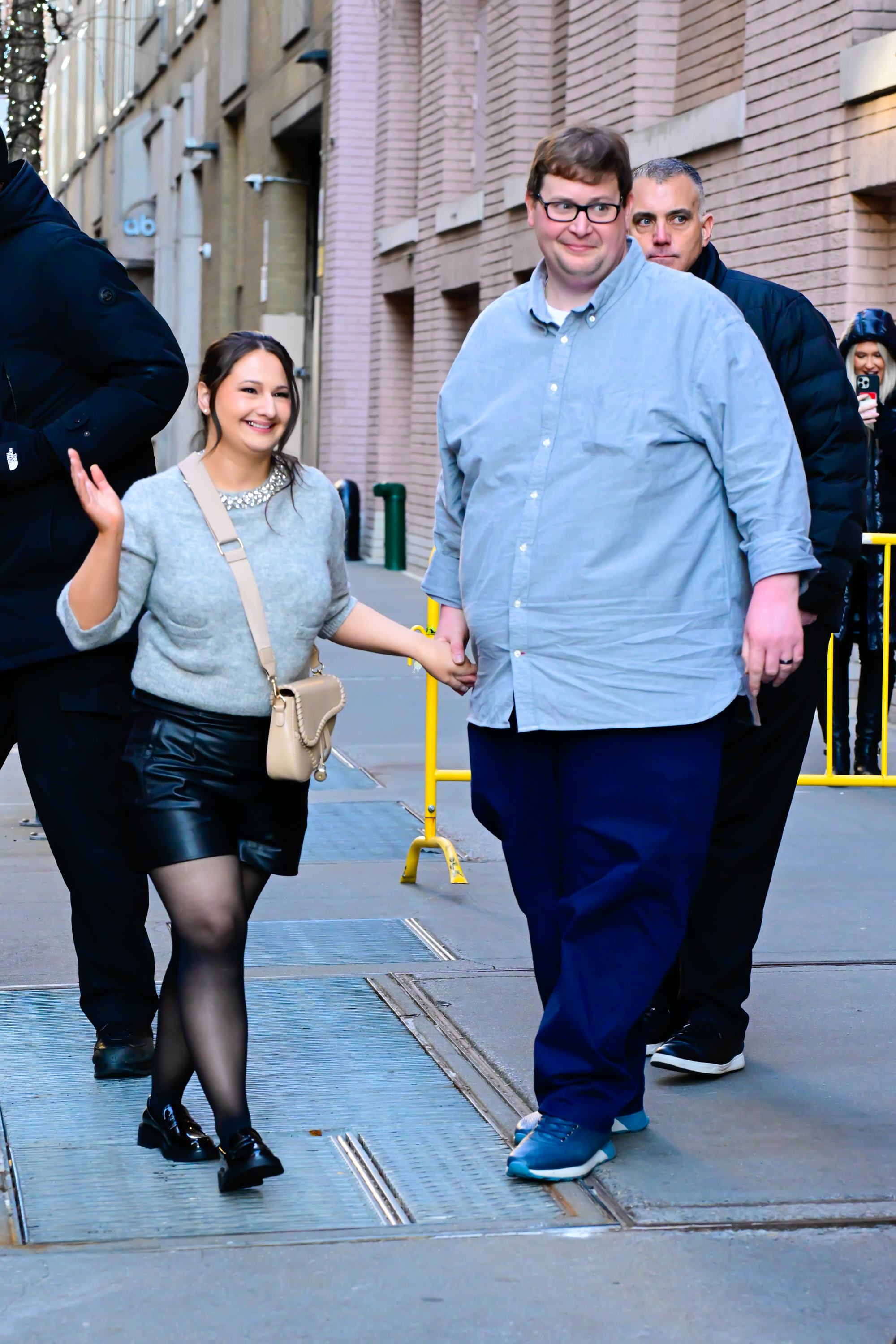 Gypsy Rose Blanchard and Ryan Anderson holding hands