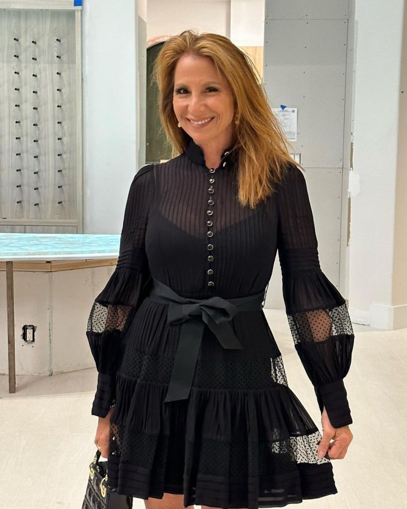 Jill Zarin posing for a photo