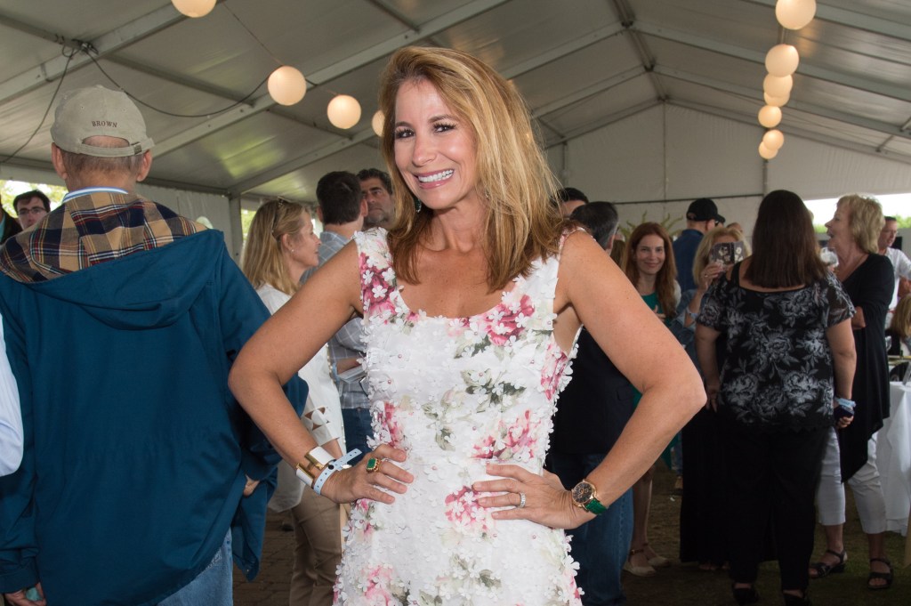 Jill Zarin posing for a photo