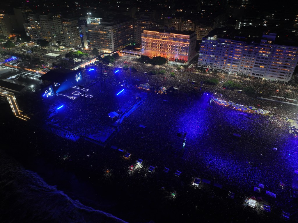 An aerial view of Madonna's Rio de Janeiro audience.
