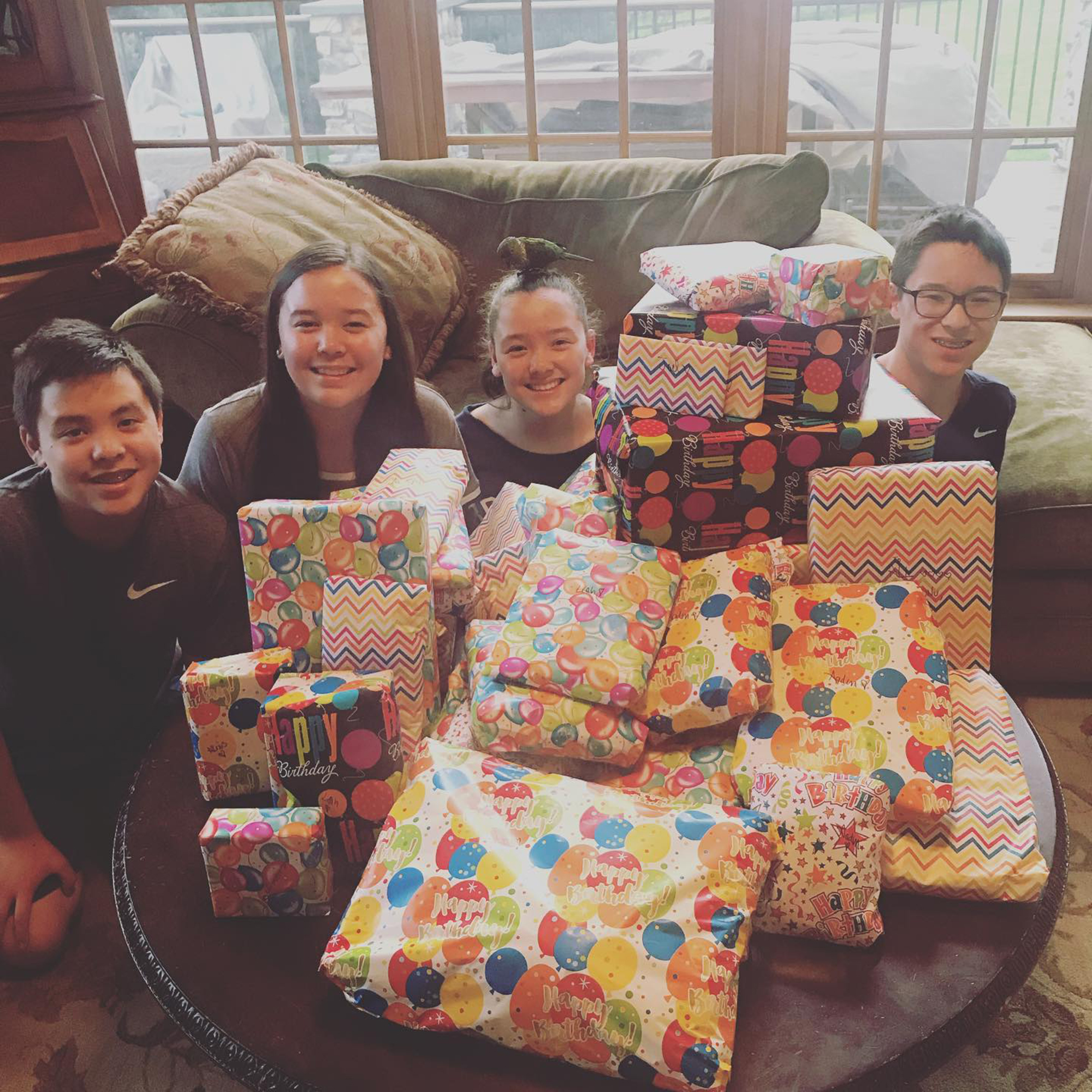 Kate and Jon Gosselin's kids together sitting