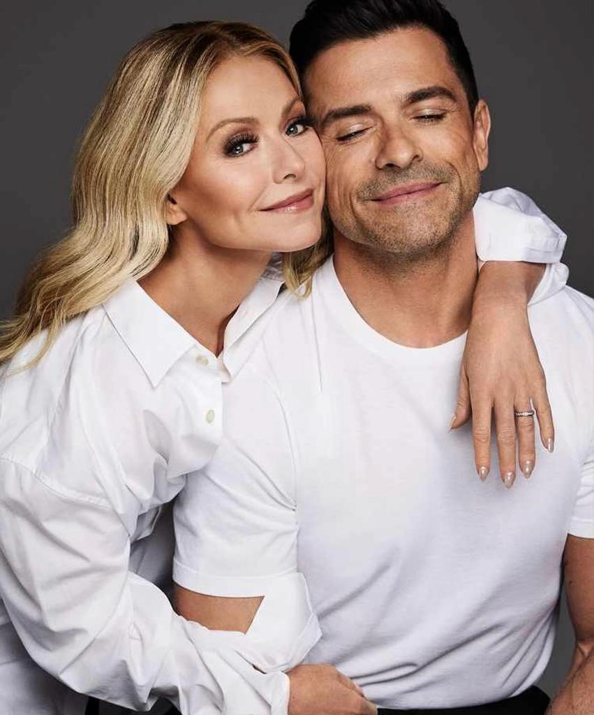 Kelly Ripa and Mark Consuelos posing together