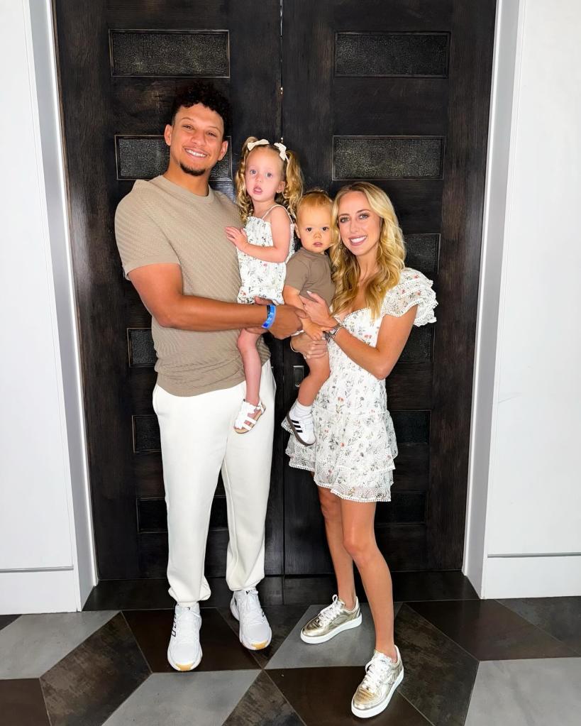 Patrick and Brittany Mahomes with their kids. 