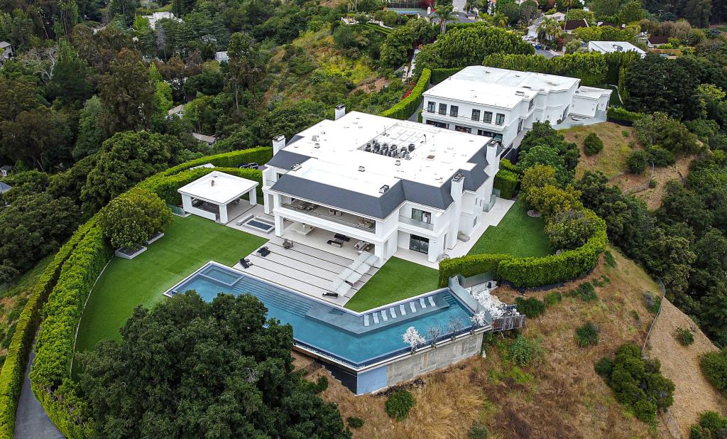 Ben Affleck and Jennifer Lopez's Beverly Hills mansion. 