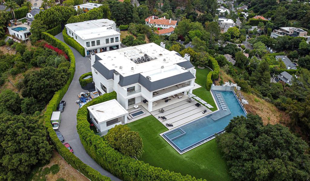 Jennifer Lopez and Ben Affleck's mansion