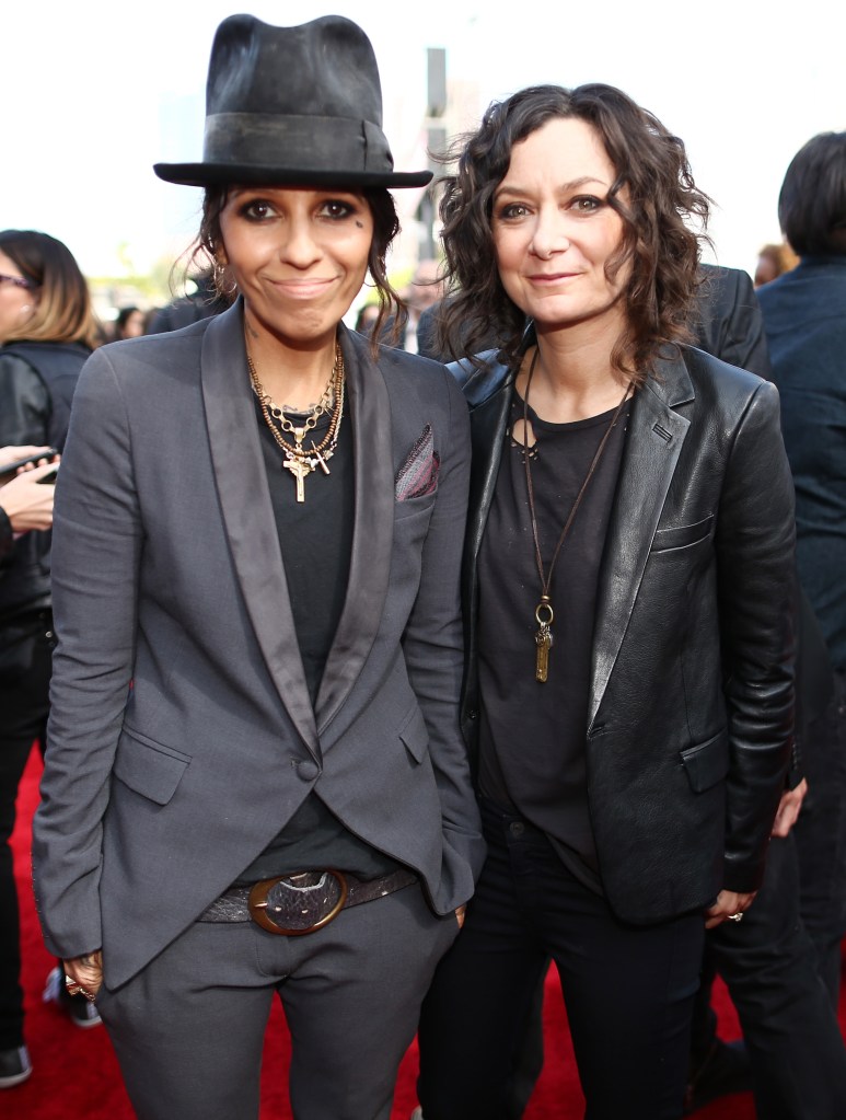 Sara Gilbert and Lnda Perry in 2014. 