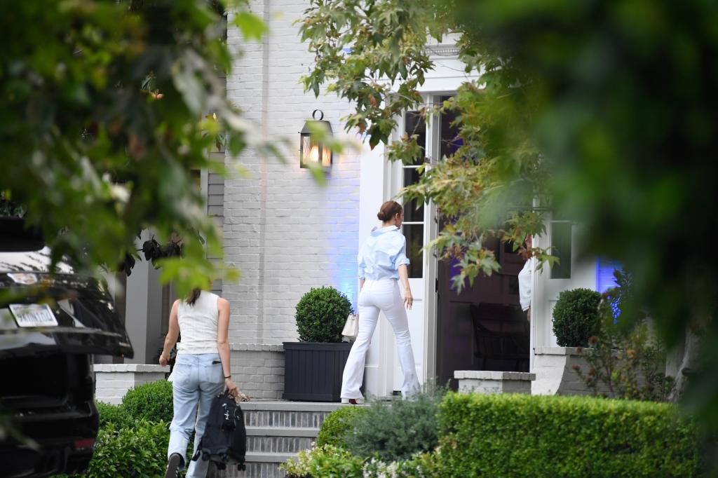 Jennifer Lopez at Ben Affleck's rental home. 