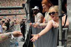 ‘Bridgerton’ star Nicola Coughlan trades friendship bracelets at Taylor Swift’s Eras Tour and more star snaps