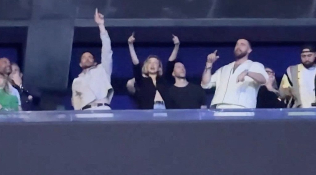 Travis Kelce, Gigi Hadid and Bradley Cooper