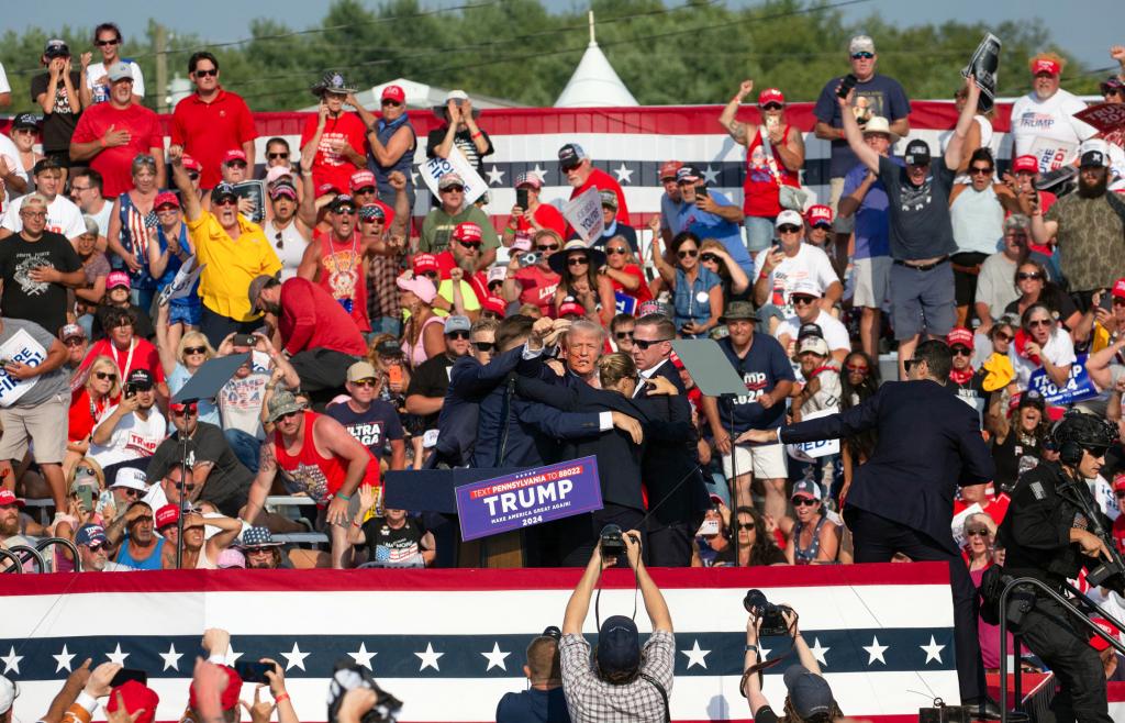 Donald Trump bleeding at Pennsylvania rally