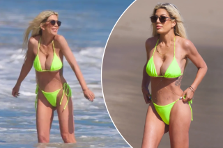 Tori Spelling shows off her bikini body after admitting to using weight loss drugs