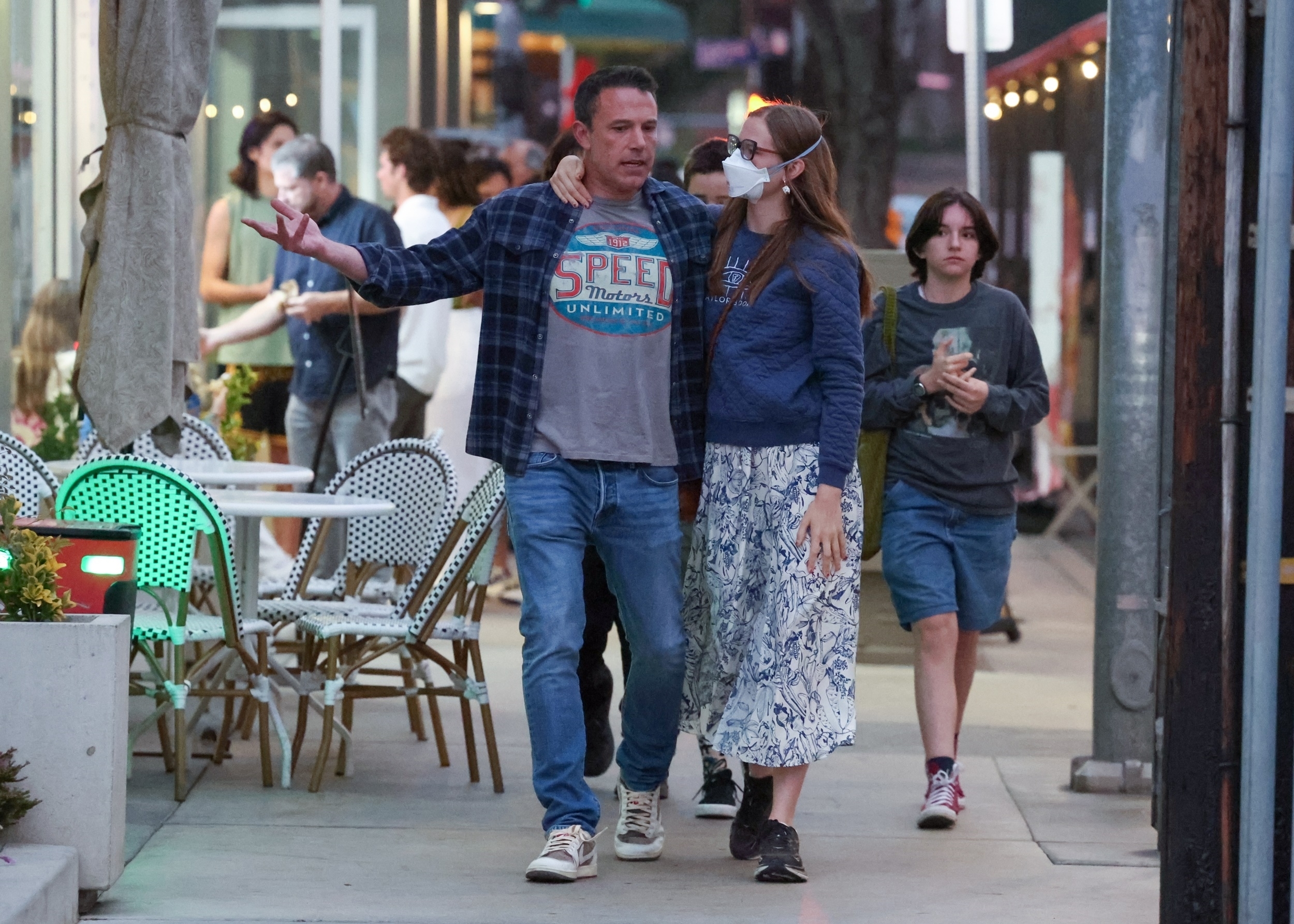 Ben Affleck walking with Violet Affleck