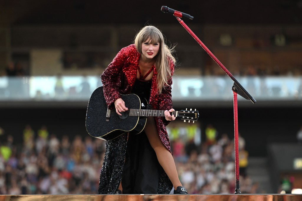 Taylor Swift onstage performance