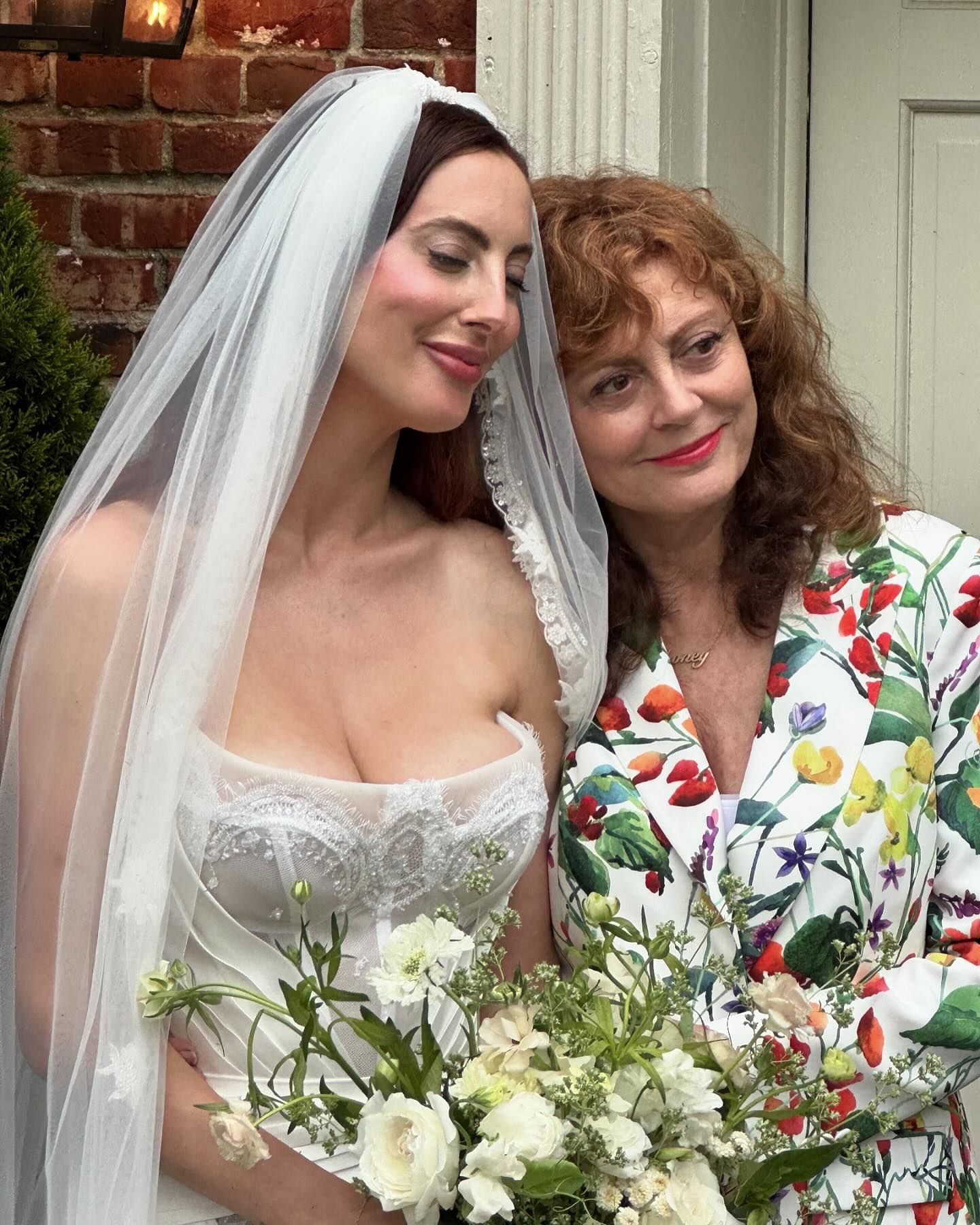 Eva Amurri on her wedding day with mom Susan Sarandon.