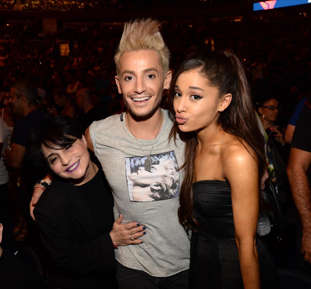 Joan Grande, Frankie J Grande and Ariana Grande posing together