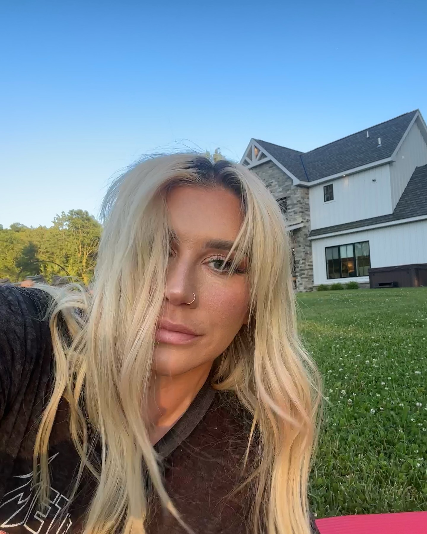 A selfie of Kesha