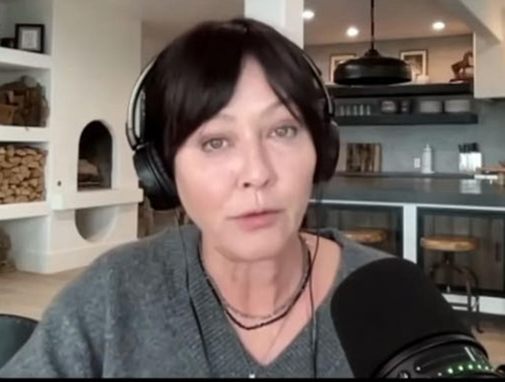 Shannen Doherty on her podcast.