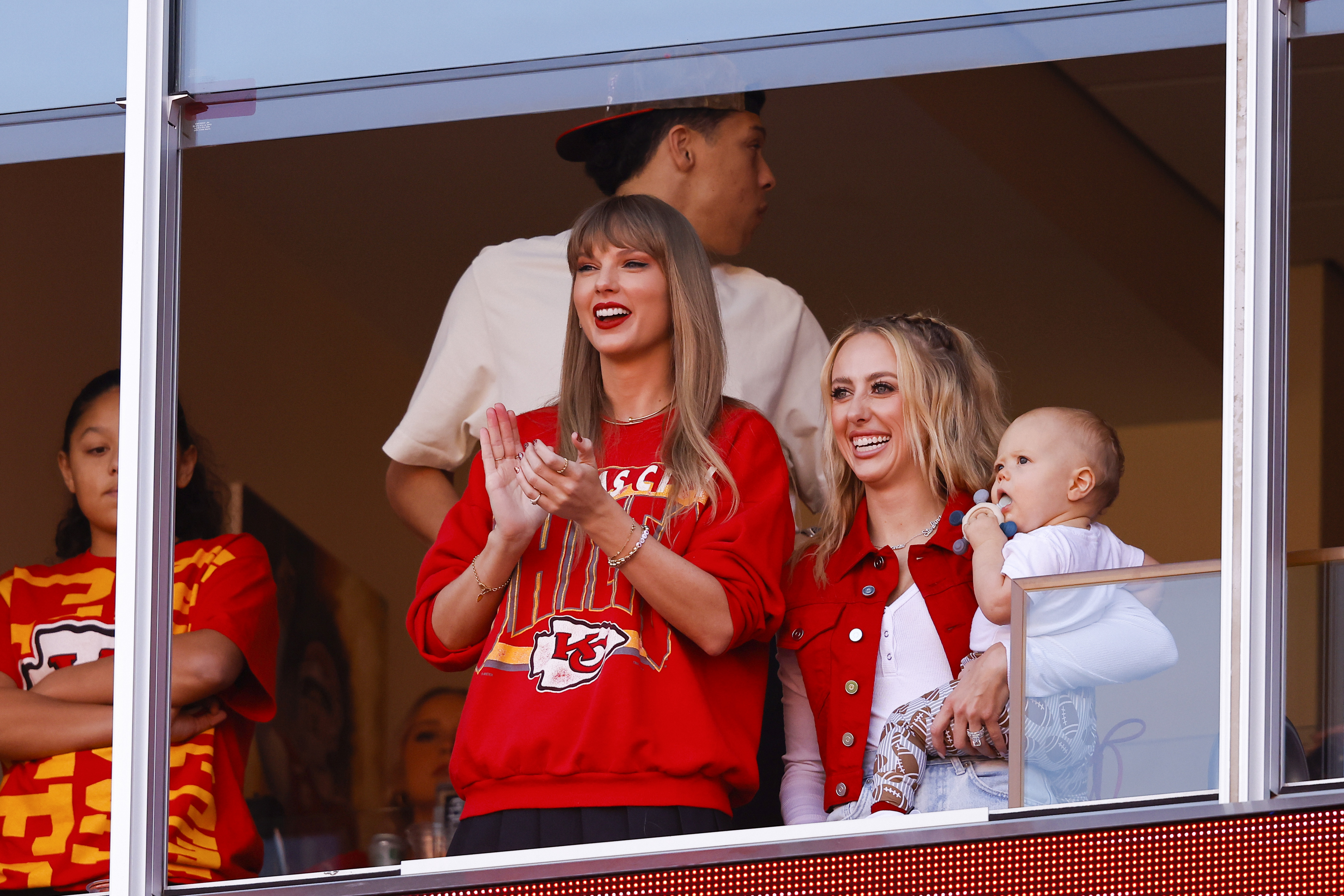 Taylor Swift and Brittany Mahomes at the football game.