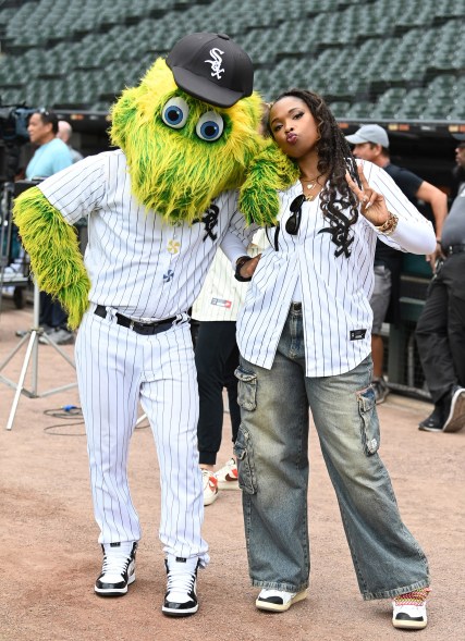 Jennifer Hudson Throws Out The First Pitch To Celebrate The Return Of The Jennifer Hudson Show