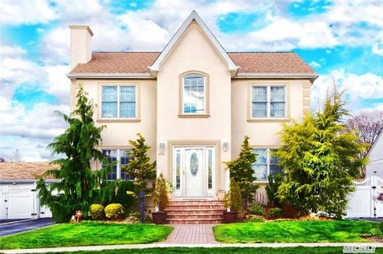 10 Homes for Sale in Bellmore