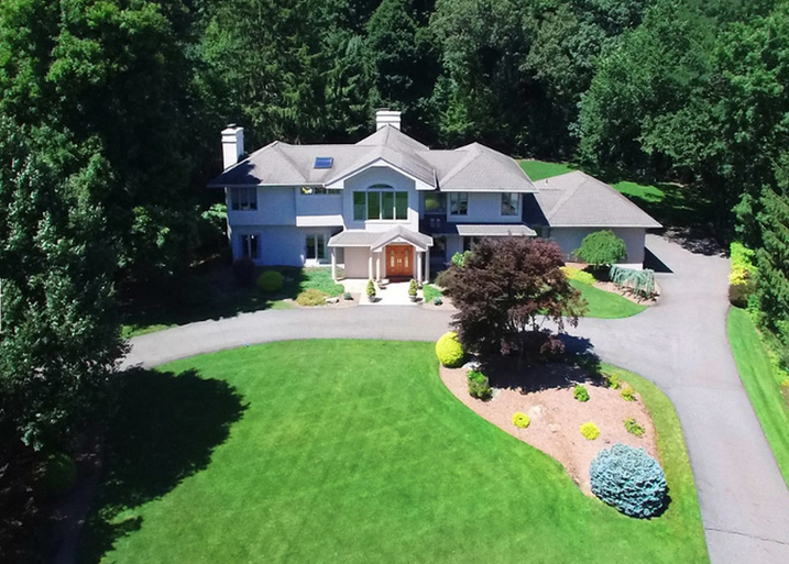 What Homes Are For Sale In Mahwah?