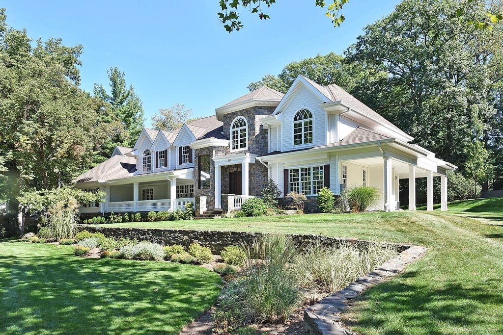 Multiple $2M Franklin Lakes Homes For Sale