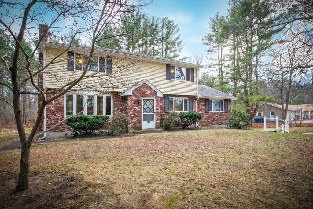 Which Homes Recently Sold in Tewksbury?