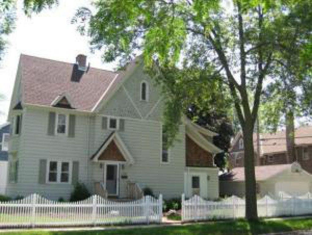 Foreclosed Homes for Sale in Whitefish Bay
