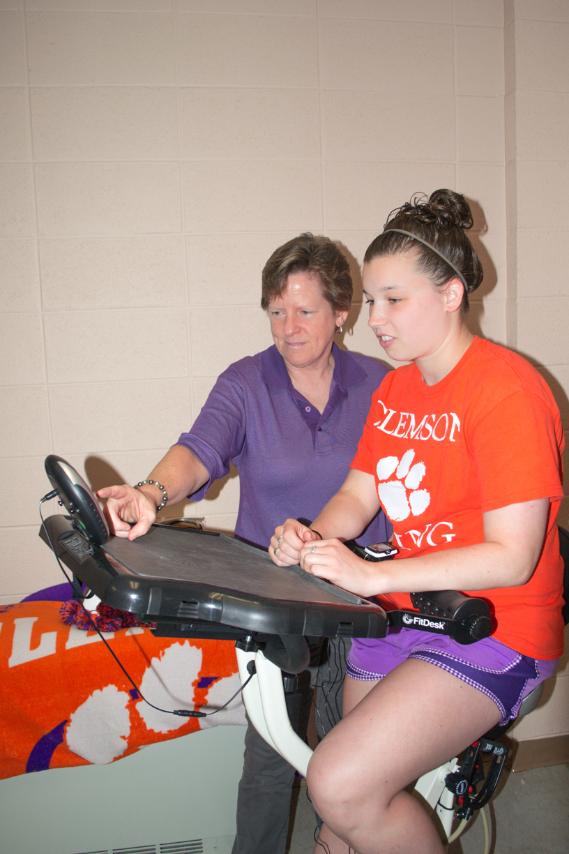 Workstations Encourage Students to Pedal While Studying