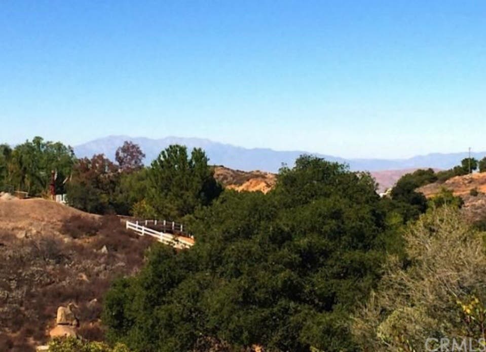 Great Family Home, Stunning View in Lake Elsinore (Photos)