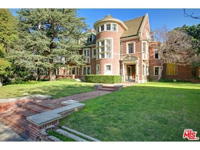 Creepy, Yet Beautiful 'American Horror' House Sold