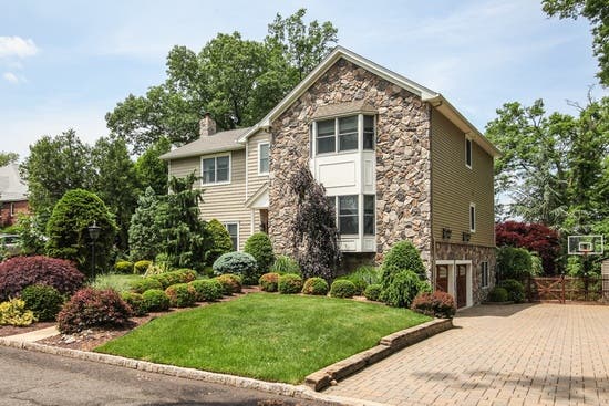 Wow House! Home Worth Over $900K For Sale In Springfield