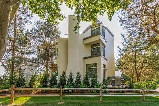 Wow House: Riverhead Home With 200 Feet of Sandy Bay Beach