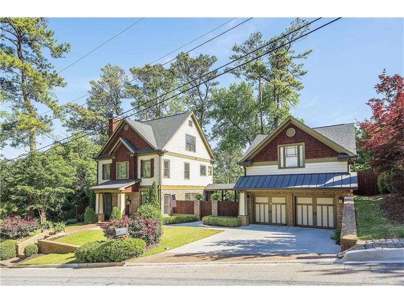 Interesting Brookhaven Home: Garage Apartment Perfect For Annoying Inlaws