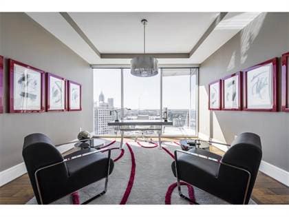 WOW House: Life on Top of the Loews Hotel