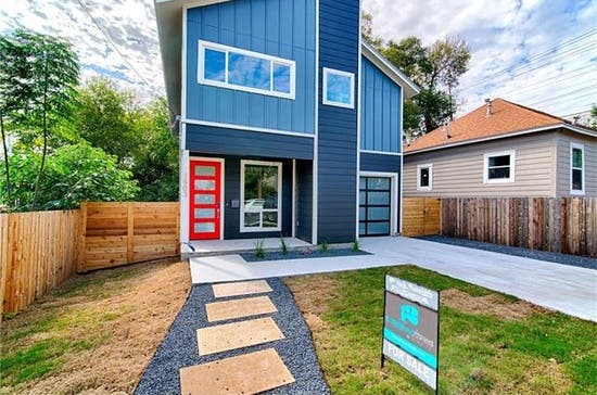 WOW: Beautiful Home Biking Distance from Entertainment District