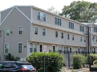 Roslindale 'WOW' Apartment: Luxury Multi-Family Home