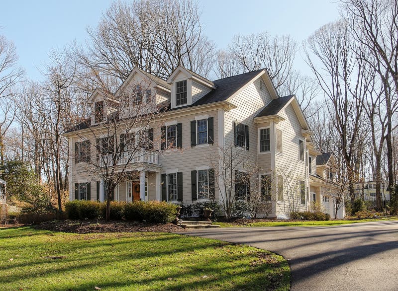 $1.58M Selling Price for 14-Room Armstrong Road Colonial