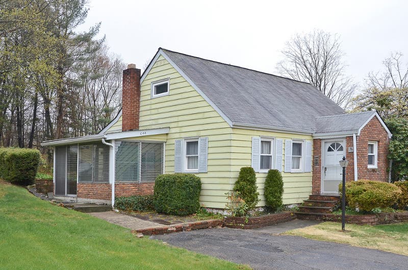 $190,550 Selling Price for 6-Room Berkshire Valley Road Home