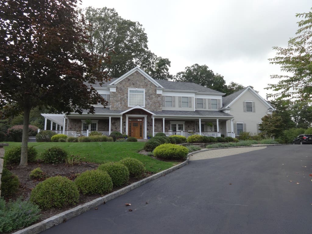 $2.195M Asking Price for 5-Bedroom Sycamore Drive Home